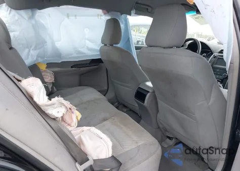 2016 Toyota Camry Le z USA, uszkodzony, nr VIN 4T4BF1FK5GR552930